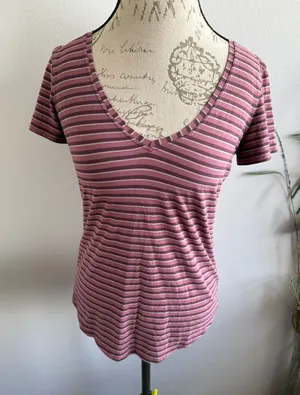 Lululemon Striped V-Neck T-Shirt Top‎ Pink Purple Women's Athletic Casual thumbnail 1