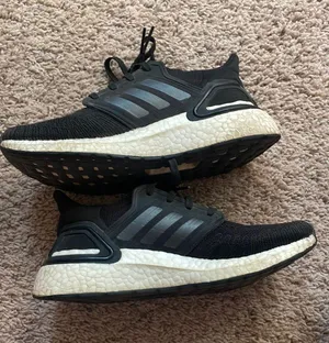 Adidas Black Ultraboost thumbnail 1
