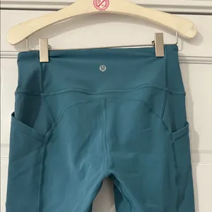 Lululemon Teal High-Waisted Leggings size 6 thumbnail 5