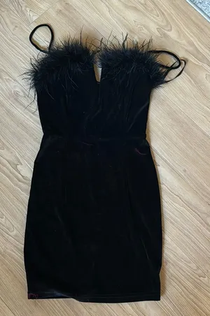 Superdown black mini velvet dress thumbnail 1