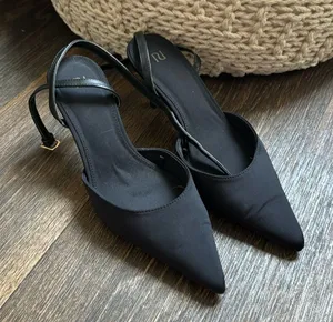 RIVER ISLAND POINTED KITTEN HEELS thumbnail 1