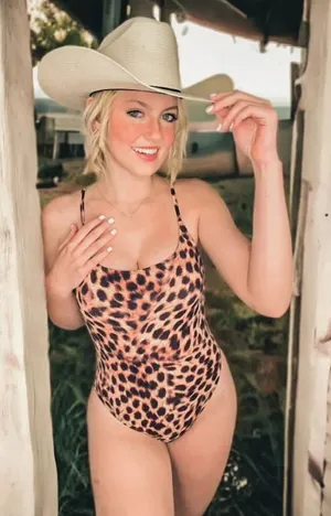New Womens Texas Girl Boutique Leopard Animal Print One Piece Swimsuit - Sz S thumbnail 1