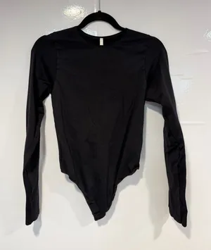 Black Babaton Aritzia‎ Long Sleeve Bodysuit thumbnail 1