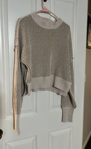 Boutique “New In” cropped fringed sweater Tan Size L thumbnail 1
