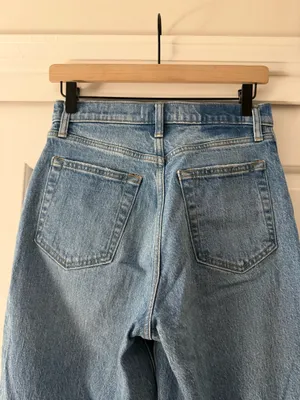 Abercrombie Curve Love 90s Straight Ultra High-Rise Jeans thumbnail 4