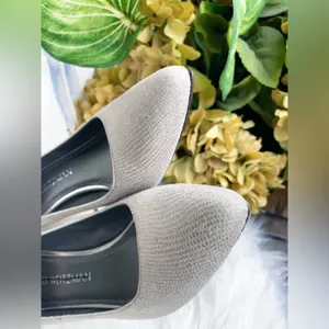 Stuart Weitzman Casual Beige Textured Block Heel Pumps Pointed Toe Women's Shoes thumbnail 3