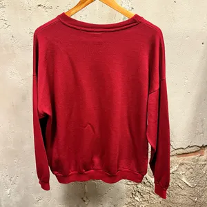 Vintage 90s London England Red Metallic Gold Embroidered Crewneck Sweatshirt XL thumbnail 4