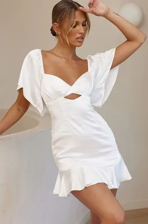 Selfie Leslie Eyes On You Pleated Bust Angel Sleeve Ruffle Hem Dress White L thumbnail 1