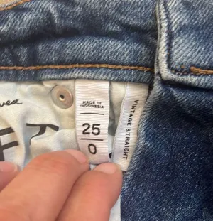 Loft EUC Vintage Straight Patchwork Distress Jeans Sz 0 thumbnail 3