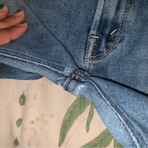 MOTHER JEANS The Mid Rise Dazzler Ankle Fray Riding The Cliffside thumbnail 4