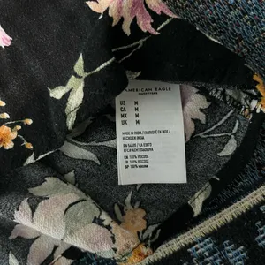 American Eagle Black Floral Tie-Front Blouse M Silky Viscose Resort Casual Top thumbnail 14