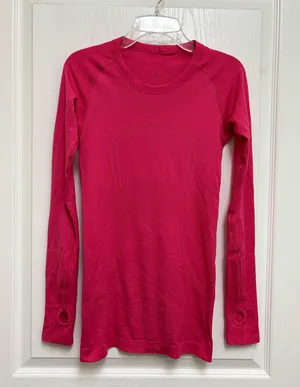 Lululemon top thumbnail 1