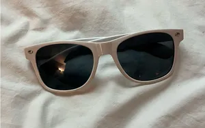 White sunglasses thumbnail 1