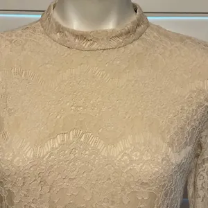Forever 21 Cream Lace Long Sleeve Dress thumbnail 2