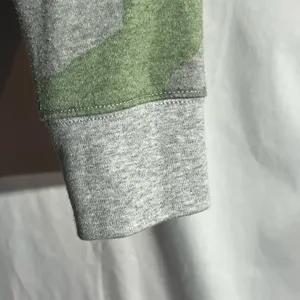 Aerie camo half zip sweatshirt, size Medium with raw hem thumbnail 5