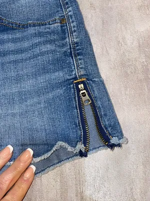 Gap 1969 Women's Blue Denim Jean Shorts with Frayed Hem Side Zippers Size 10 thumbnail 6
