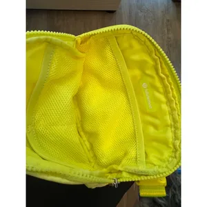 Lululemon Everywhere Belt Bag Neon Yellow 1L Waist Pack Fanny Pack thumbnail 5