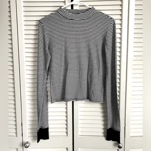 Urban Outfitters Black & White Long Sleeve Mockneck Crop Medium thumbnail 8