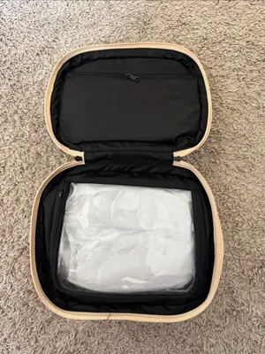 NWT Cream Cosmetic Travel Case / H8 thumbnail 3