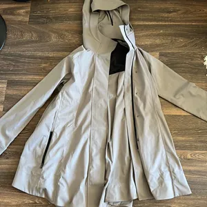Under Armour Rain Coat thumbnail 1