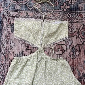 Sky to Moon Lexington Cut Out Mini Dress in Light Green Floral Size Medium thumbnail 2