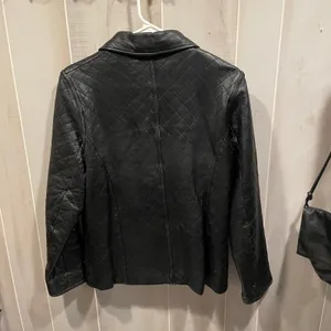Cute vintage 90s black quilted leather broken in bomber jacket pockets festival thumbnail 9