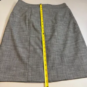 Ann Taylor Gray Textured Pencil Skirt Knee Length Career Wear Lined Back Vent thumbnail 5