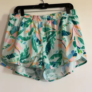 Old Navy Seafoam Tropical-Print Athletic Shorts thumbnail 1