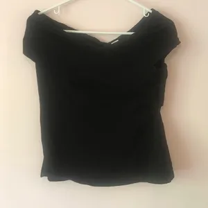 H&M Off shoulder Black Top thumbnail 1