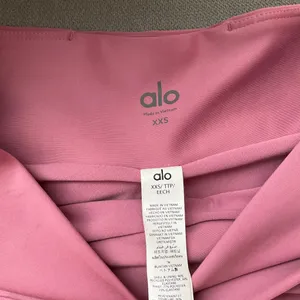 Alo Yoga V-Cute Running Short Pink Wild Rose XXS thumbnail 3