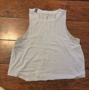 Old navy athletic top thumbnail 1