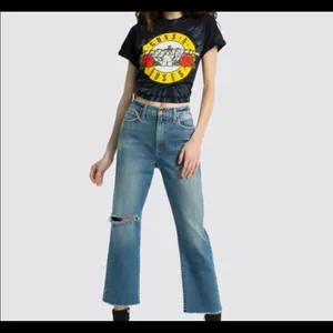 Alice + Olivia Amazing Double Waist Straight Leg Jeans in Watch Me- Size 25 thumbnail 2