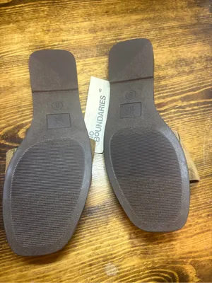 No boundaries brown flower sandals size 8 thumbnail 2