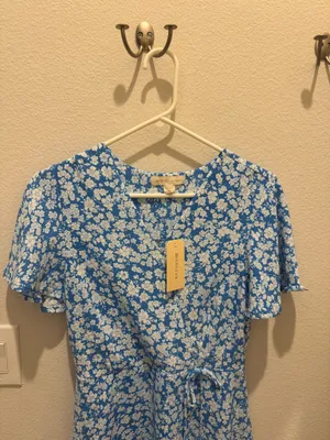 Monteau Los Angeles Blue and White Floral Dress thumbnail 2