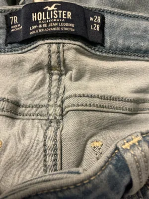 Hollister Low-Rise Jean Legging Distressed Raw Hem Light Wash Size 7R / W28 L28 thumbnail 3