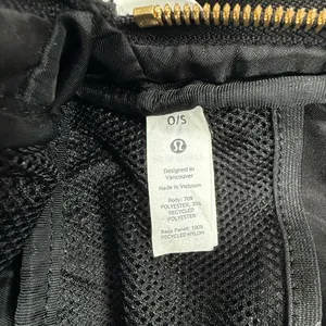 lululemon athletica Black Sherpa Crossbody Belt Bag thumbnail 6