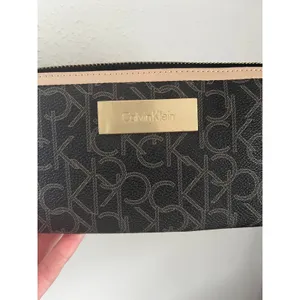 Calvin Klein Zip Up Wallet Brown Tan Gold Logo Preppy Classic Mature Everyday thumbnail 2