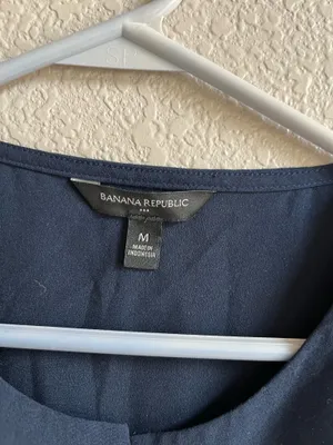 Medium Banana Republic Blouse thumbnail 2