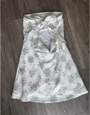 Limited Edition Boutique White with Green Flower Detailing Dress thumbnail 2