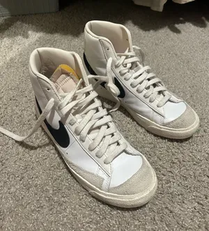 Nike Blazer Mid 77 thumbnail 1