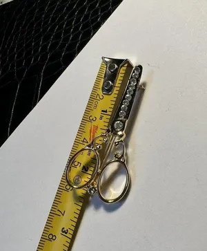 Gold Tone Scissors Rhinestone Brooch Pin Novelty NWOT thumbnail 8