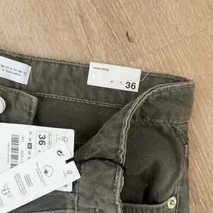 NWT Zara Army Green Denim‎ Jeans thumbnail 4
