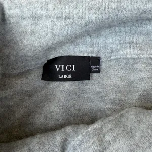 Vici Classic grey off the shoulder bell sleeve sweater Size L #winterwear thumbnail 5