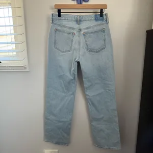 Abercrombie & Fitch 26 NEW Baggy Low Rise Jeans Light Wash Distressed Knee thumbnail 3