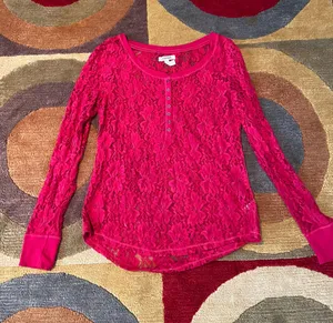 Aeropostale Vintage y2k 90’s style Lace Floral Henley Button Top Dark Pink Large thumbnail 1