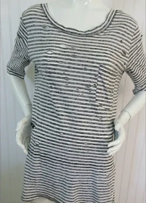 Free People distressed tee reverse print sz Med thumbnail 1