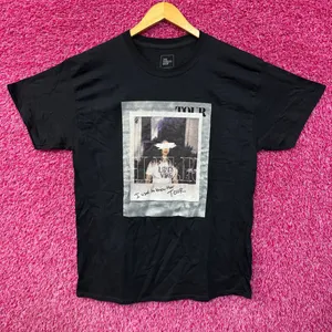 HER I Used to Know Her Tour Dates Polaroid Urban Pop Tee M thumbnail 1