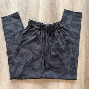 Lululemon Joggers thumbnail 1