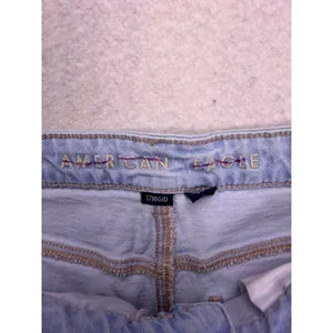 American Eagle Mom Short Womens Size 2 Light Wash Strigid Denim Cuffed thumbnail 2