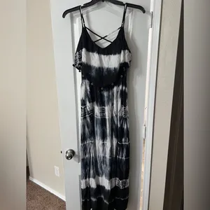 American Eagle Outfitters Monochrome Maxi Dress thumbnail 2